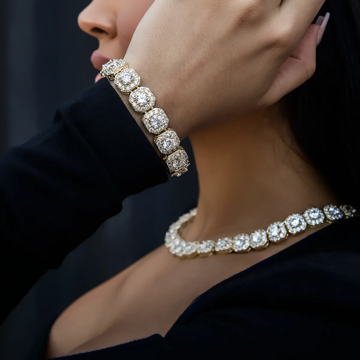 Clustered Tennis Bracelet in Yellow Gold