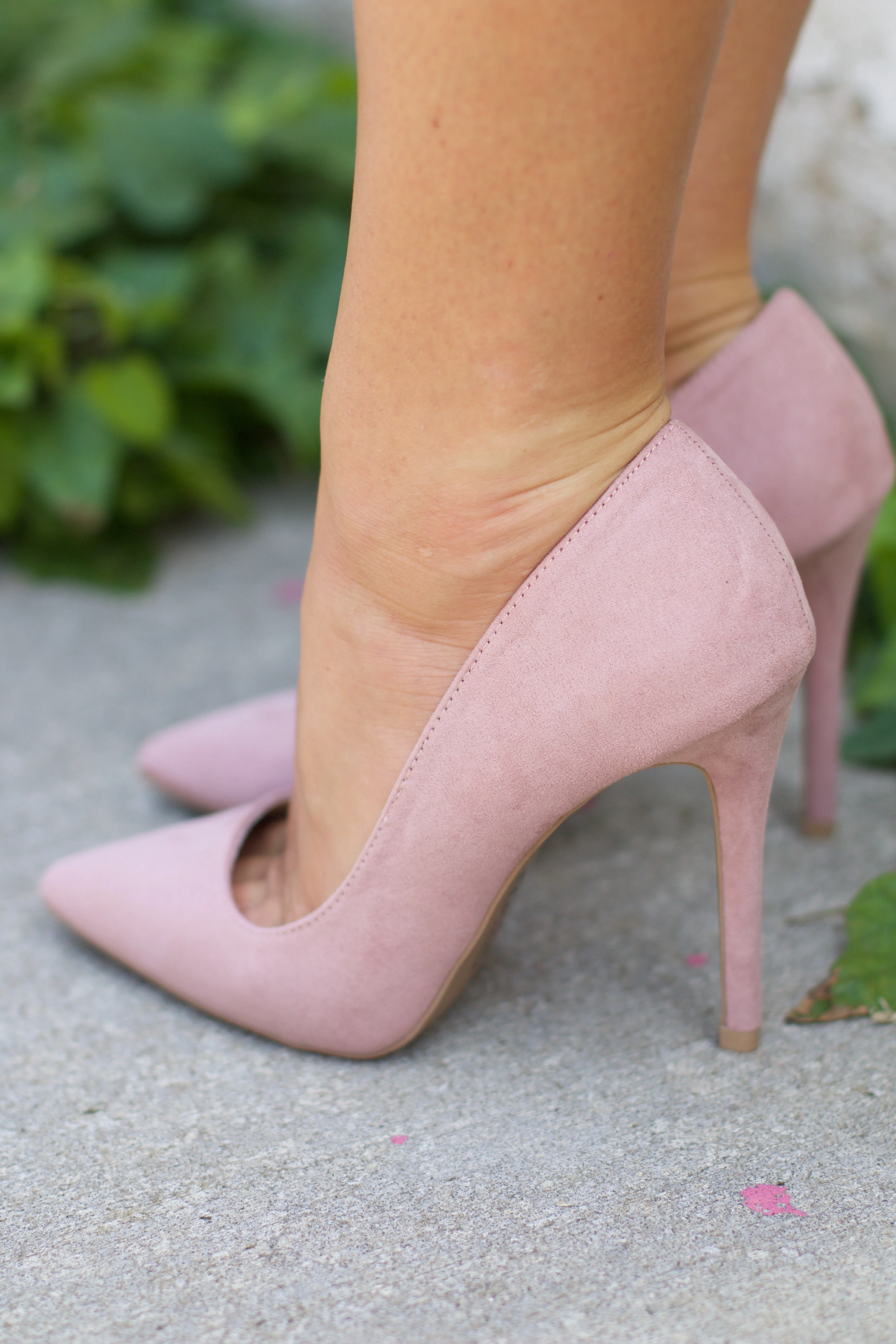 Show Desert Rose Suede Pump